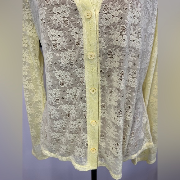Andie Suva Lace Button Down Stretch Top NWT Yellow Size XL - Picture 5 of 10